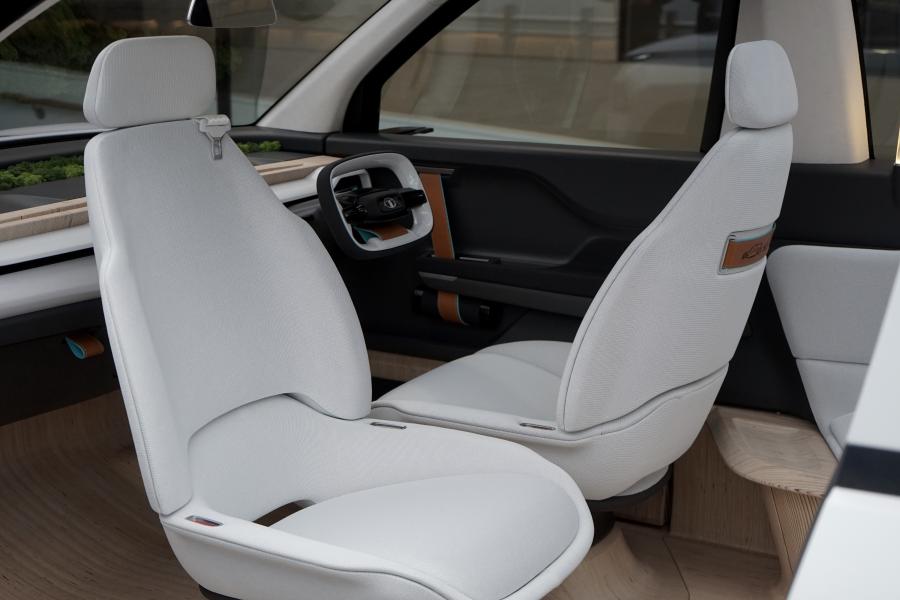 Интерьер Tata Sierra EV Concept 2020 года  (фото 7 из 8)